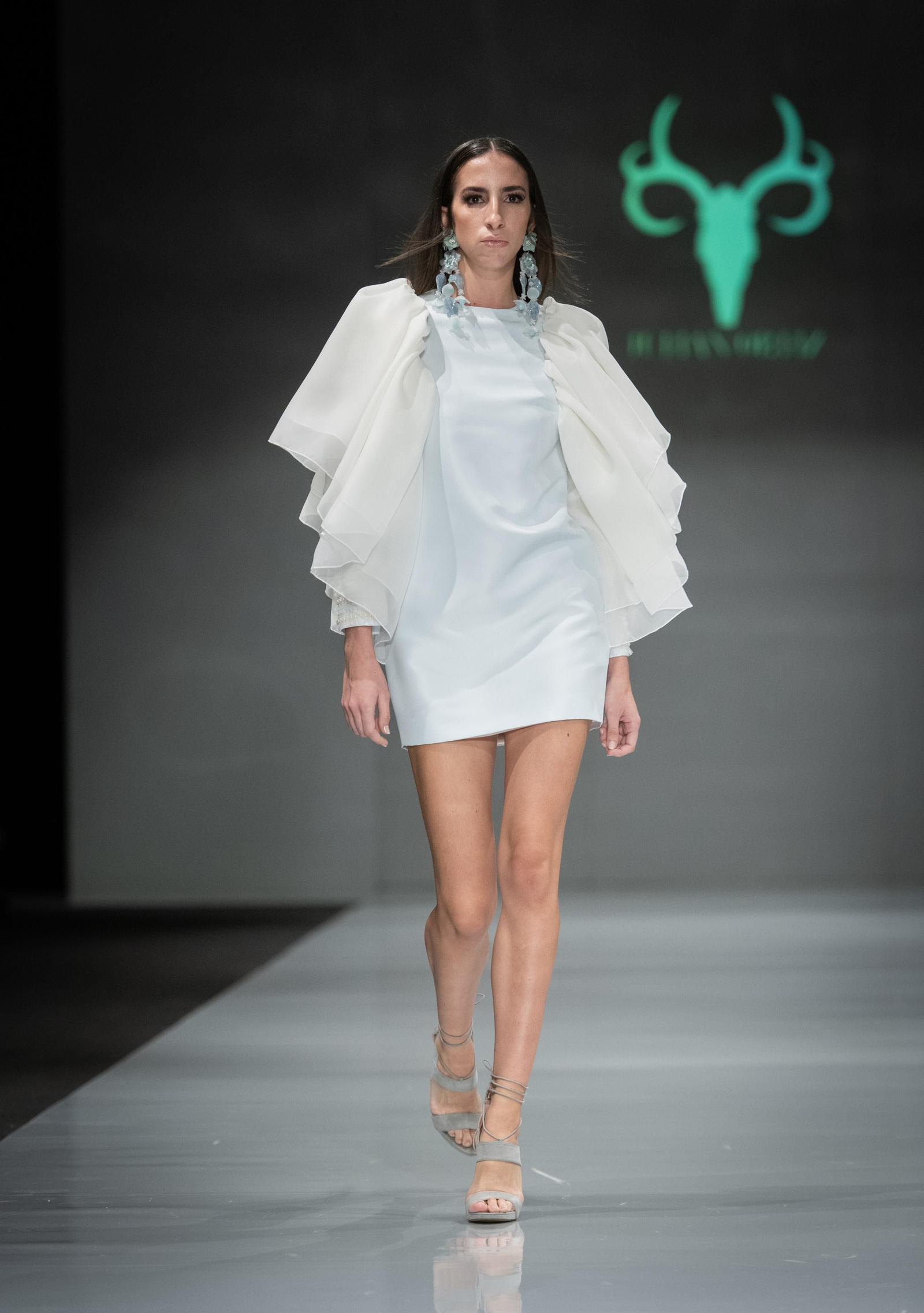 Raices, una revisión a sus orígenes a través de la moda del diseñador Julián Ortiz