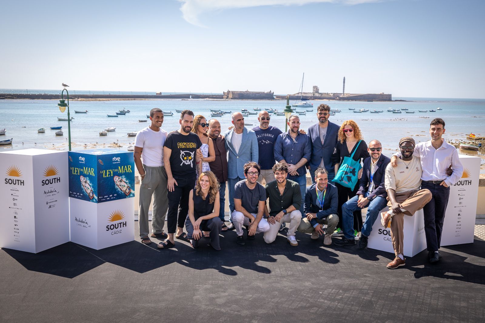 Photocall de Petra Martínez y actores de la serie 'La ley del mar' en La Caleta