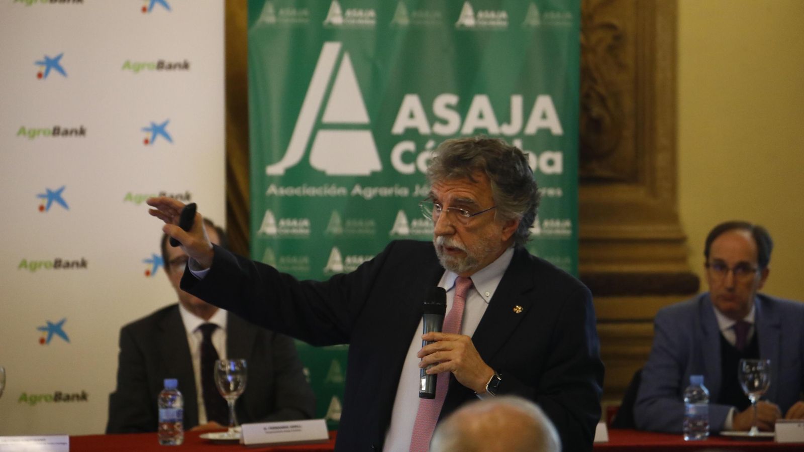 El doctor Antonio Escribano, durante su conferencia.