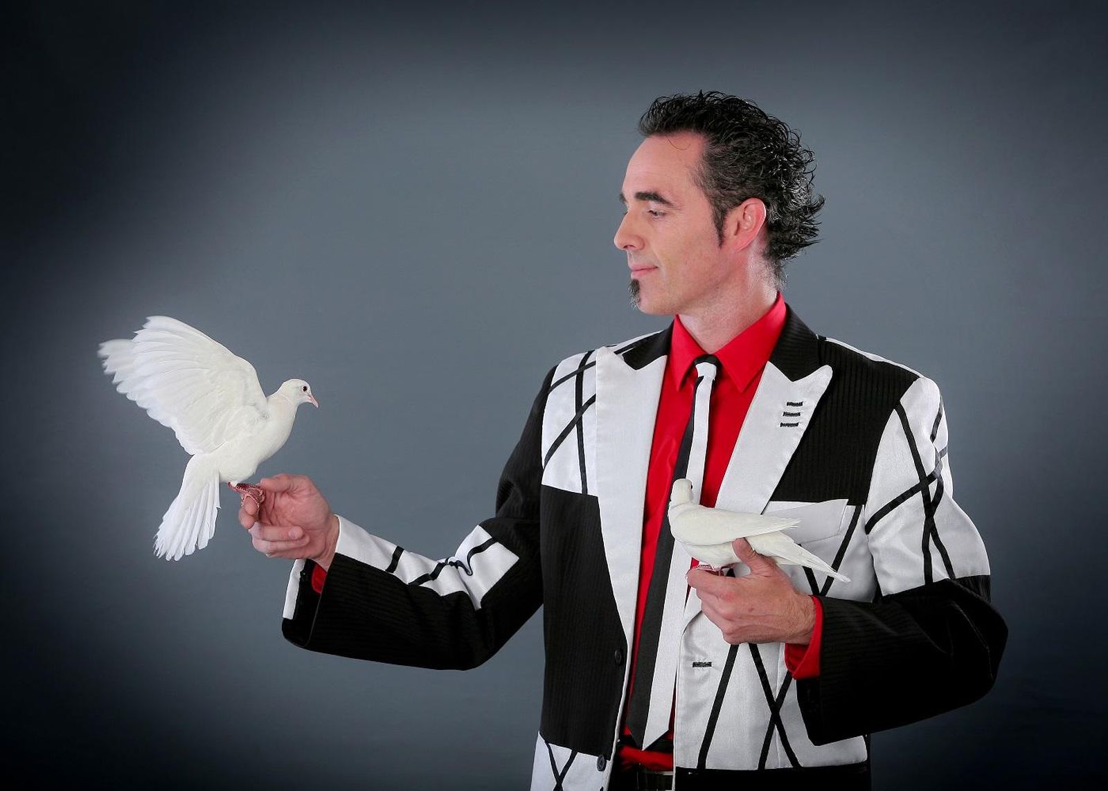 El mago Naife estará el sábado 21 en el Salón de la Magia de Huelva.