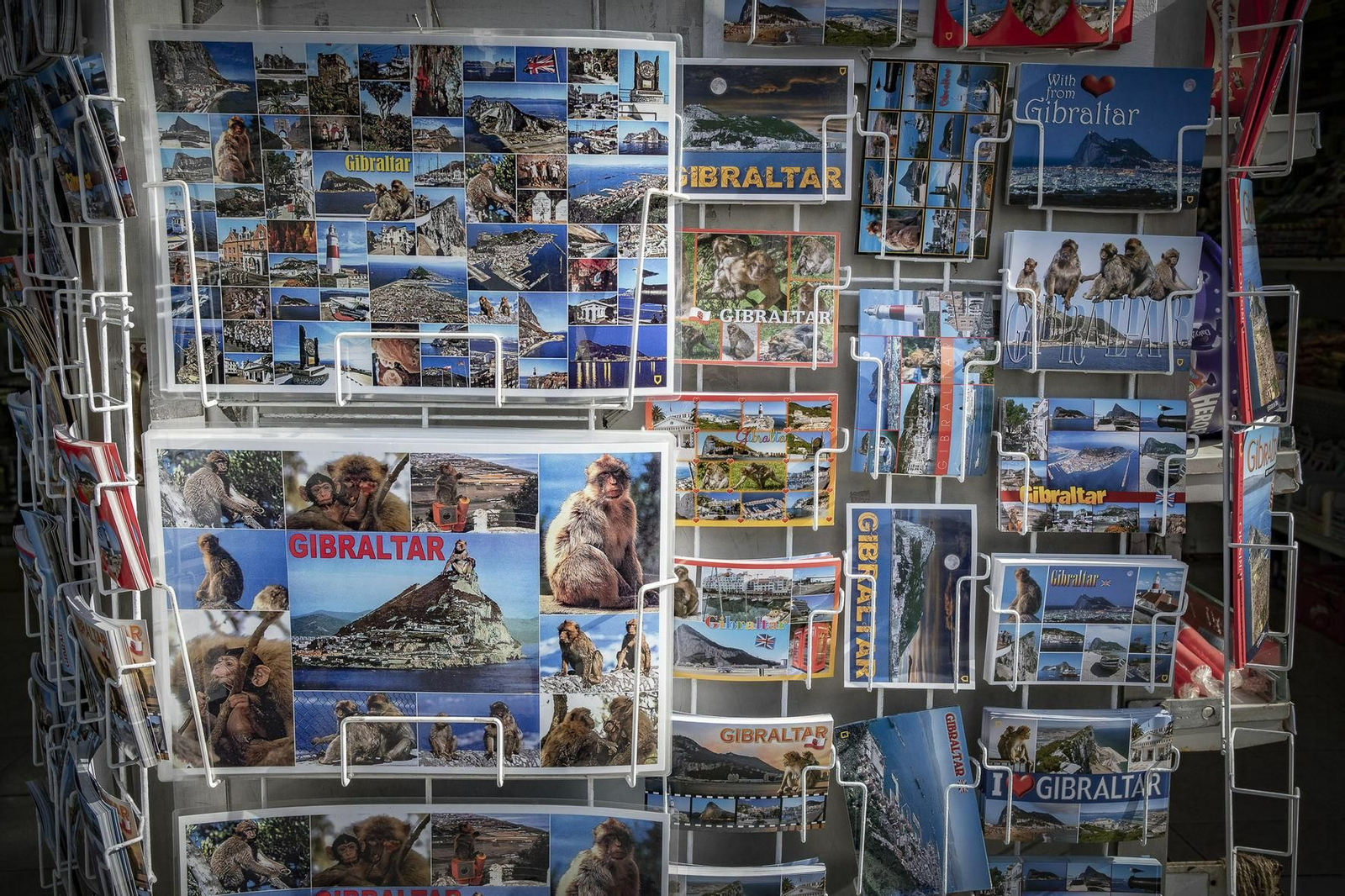 Venta de postales turísticas en Gibraltar.