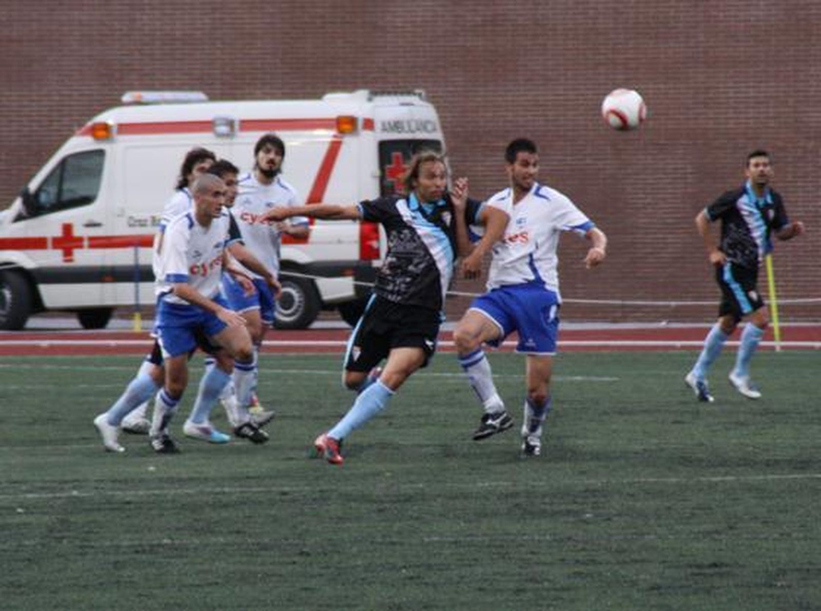 El San Fernando tendrá que buscar la remontada en el Juegos Iberoamericanos 2010 de Bahía Sur tras caer por 3-2 ante el Loja.  Foto: LOF
