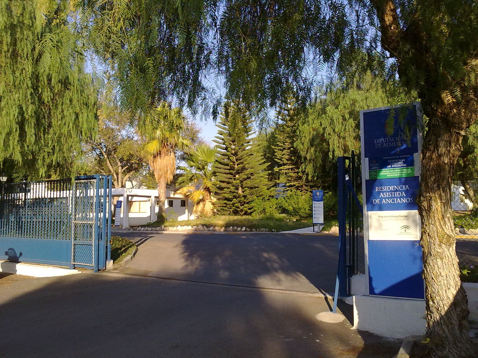 Residencia Asistida de Almería, dependiente de la Diputación Provincial.