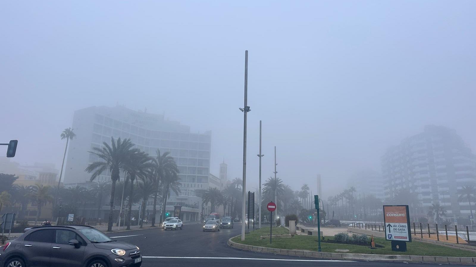Almería ha amanecido totalmente encapotada.