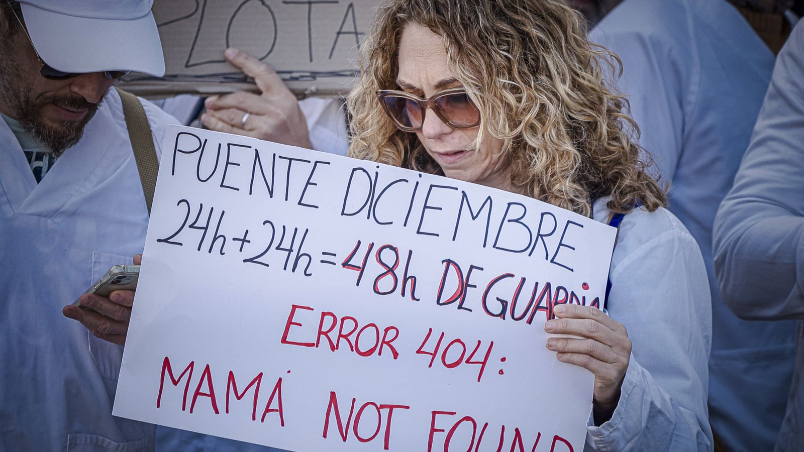 Las imágenes de la manifestación de médicos durante su tercer día de huelga en Cádiz