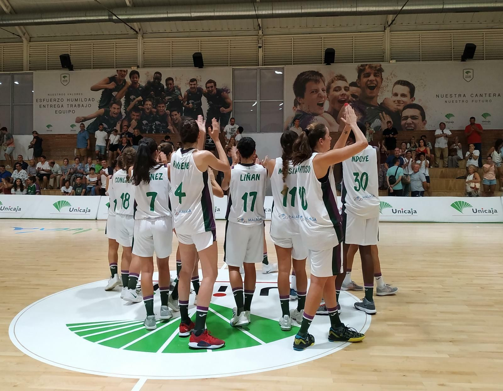 Las fotos del Unicaja Femenino - Al Qazeres