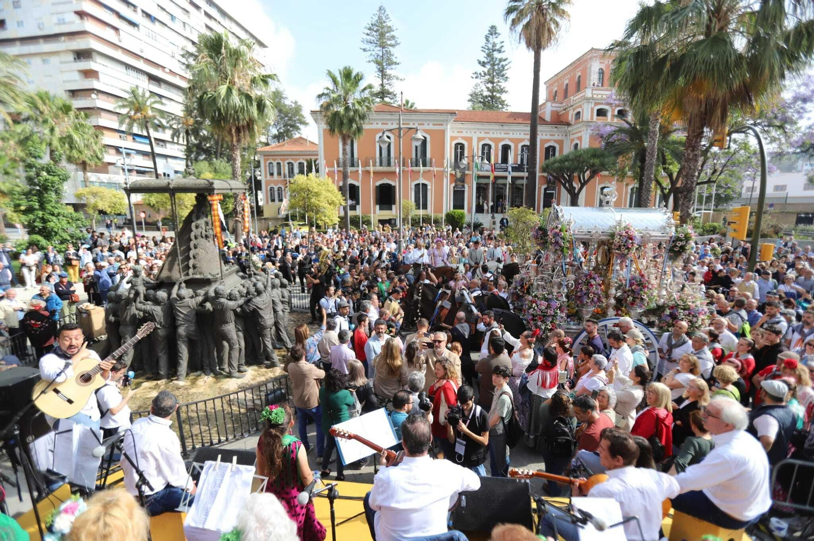 El Rocío 2023: las mejores imágenes del inicio de salida de Emigrantes