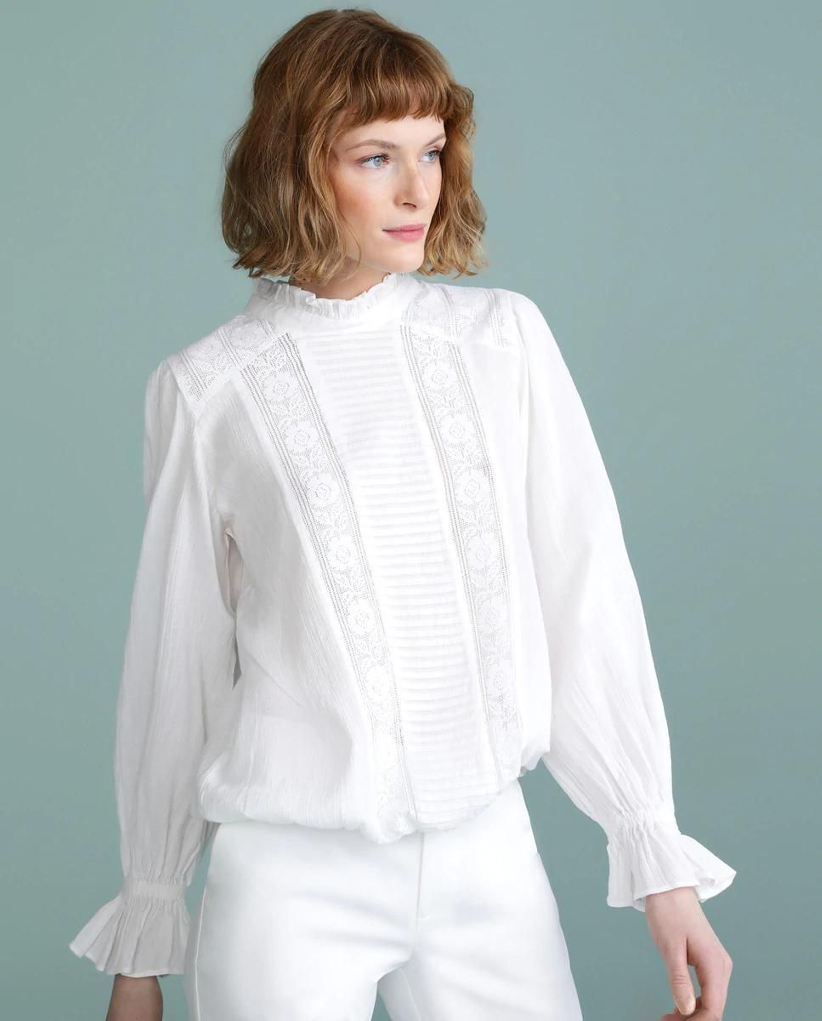 Blusa romántica de Tintoretto (antes 39,99 euros, ahora 27,99 euros). Blusa romántica de Tintoretto (antes 39,99 euros, ahora 27,99 euros).