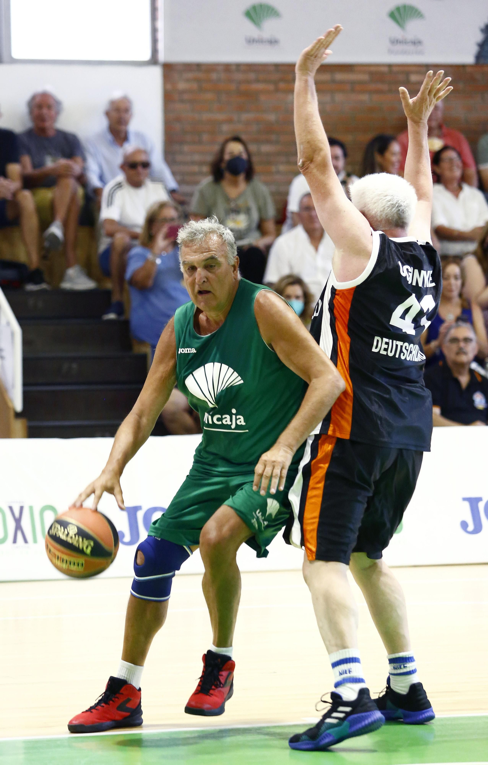 El debut del Unicaja +60 en el FIMBA, en fotos