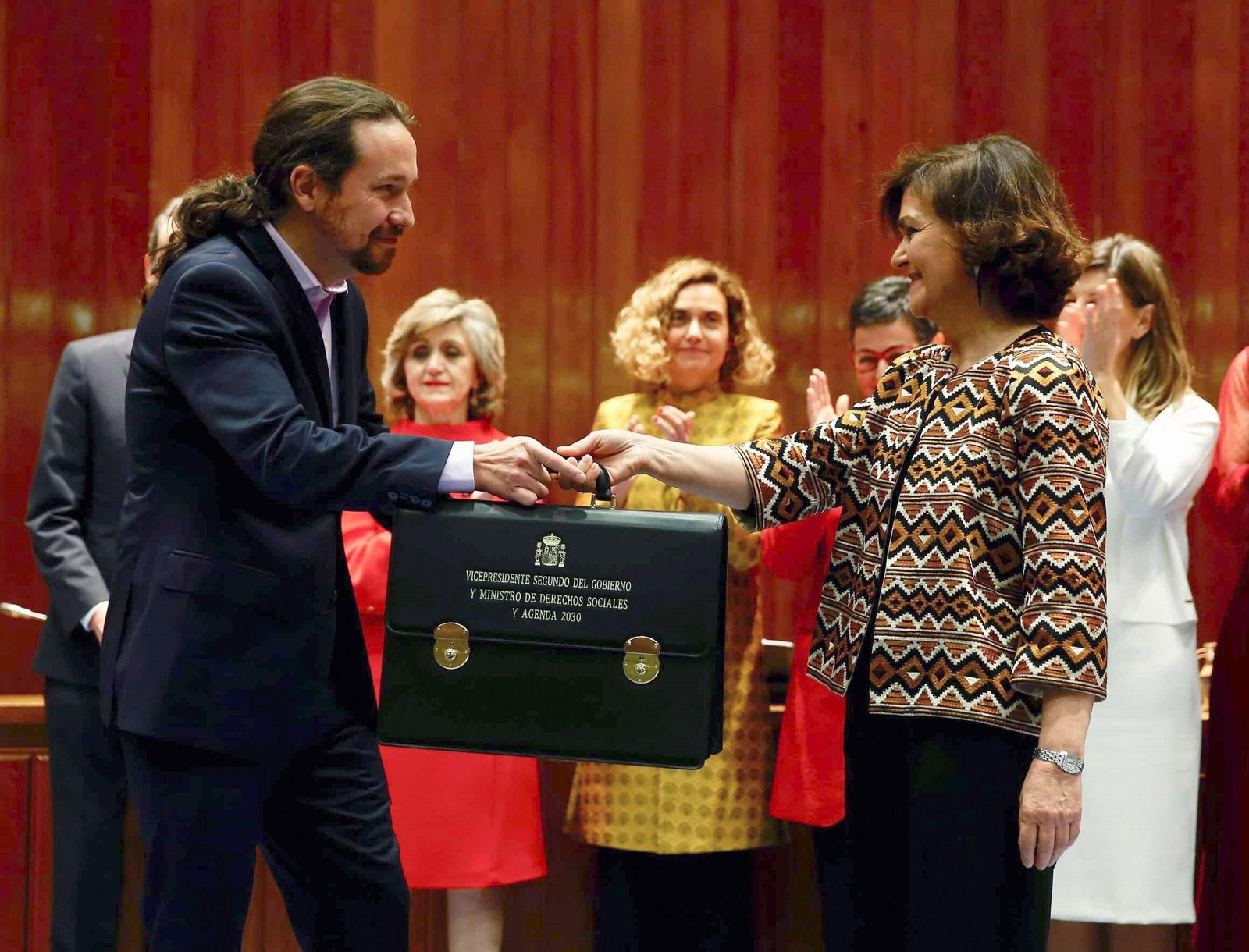 Los ministros reciben sus carteras