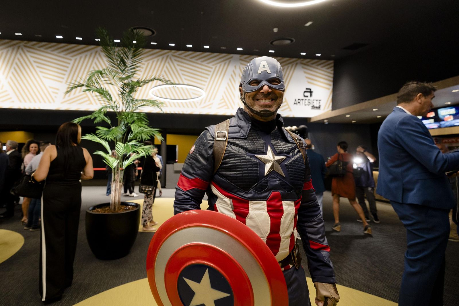 Cines Artesiete Platinum en el Parque Comercial Bahía Mar