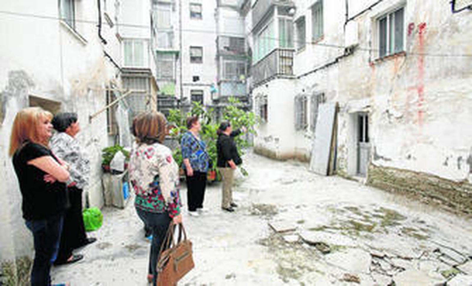 En la tercera fase de Santa Adela se contempla la demolición de tres edificios de 76 viviendas.