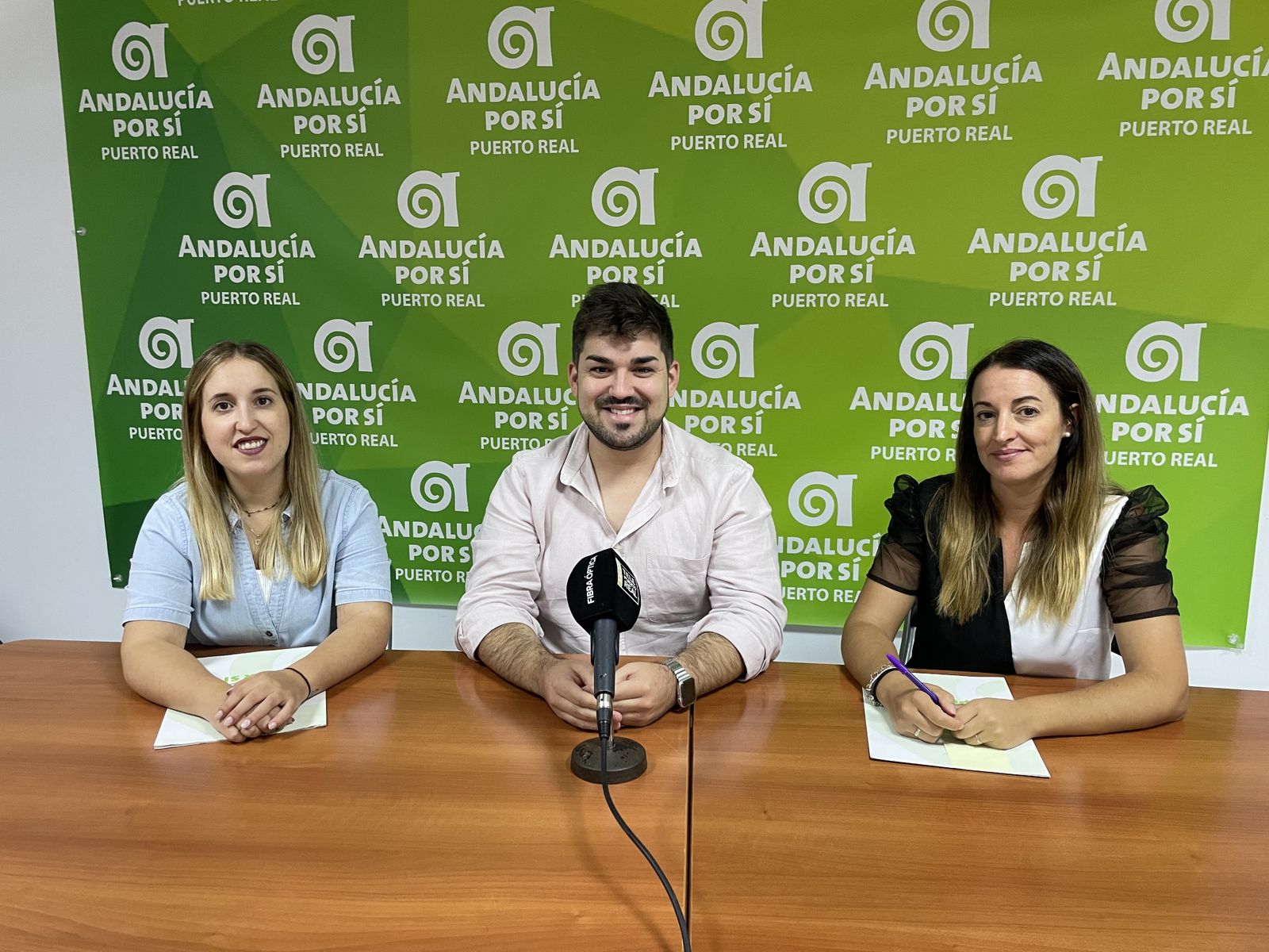 Raquel Calvo, Alfredro Fernández y Sandra Rodríguez, concejales de AxSí Puerto Real
