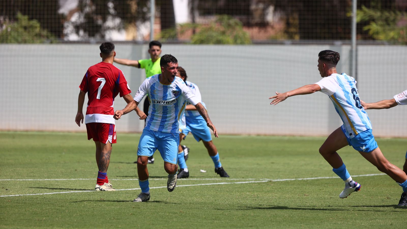 Las fotos del histórico primer partido oficial en La Academia del Málaga CF