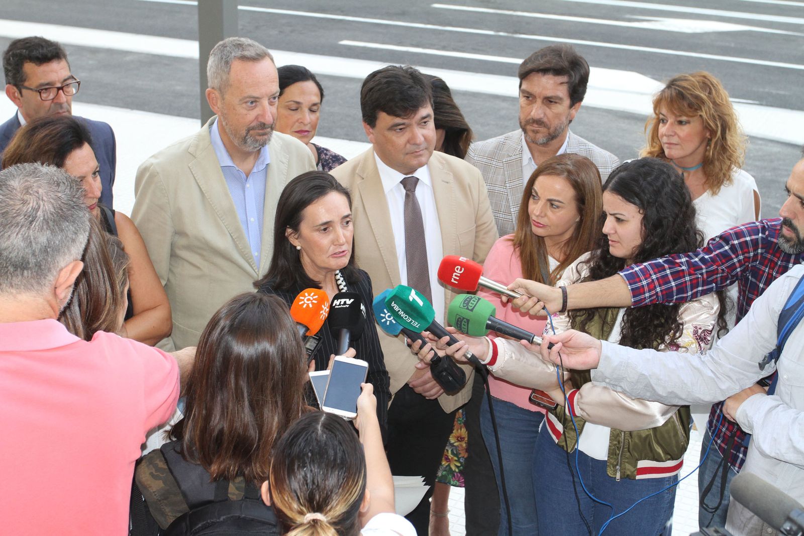 Reapertura de la Avenida de Cádiz al tráfico.