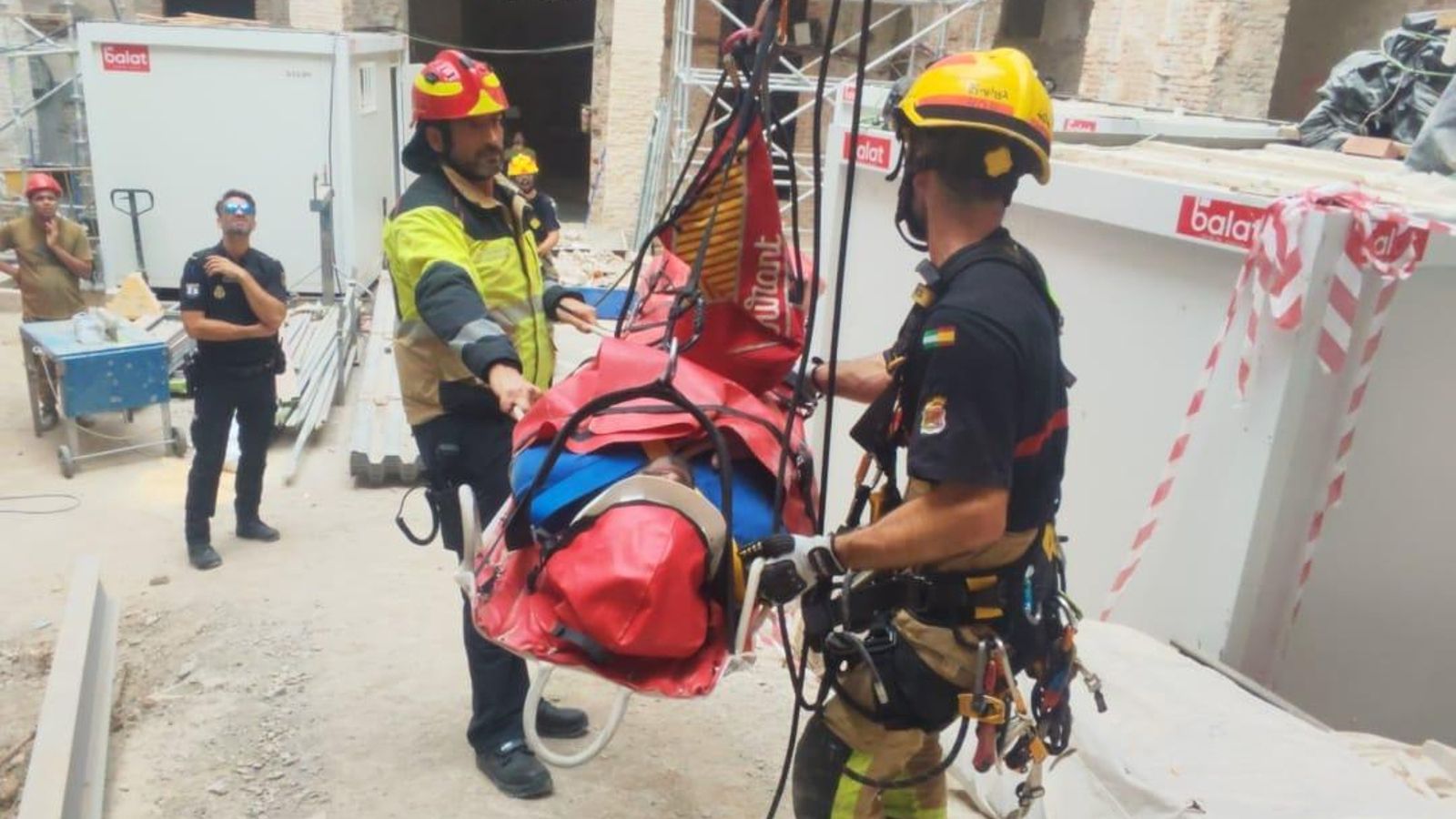 Así fue el rescate del albañil herido.