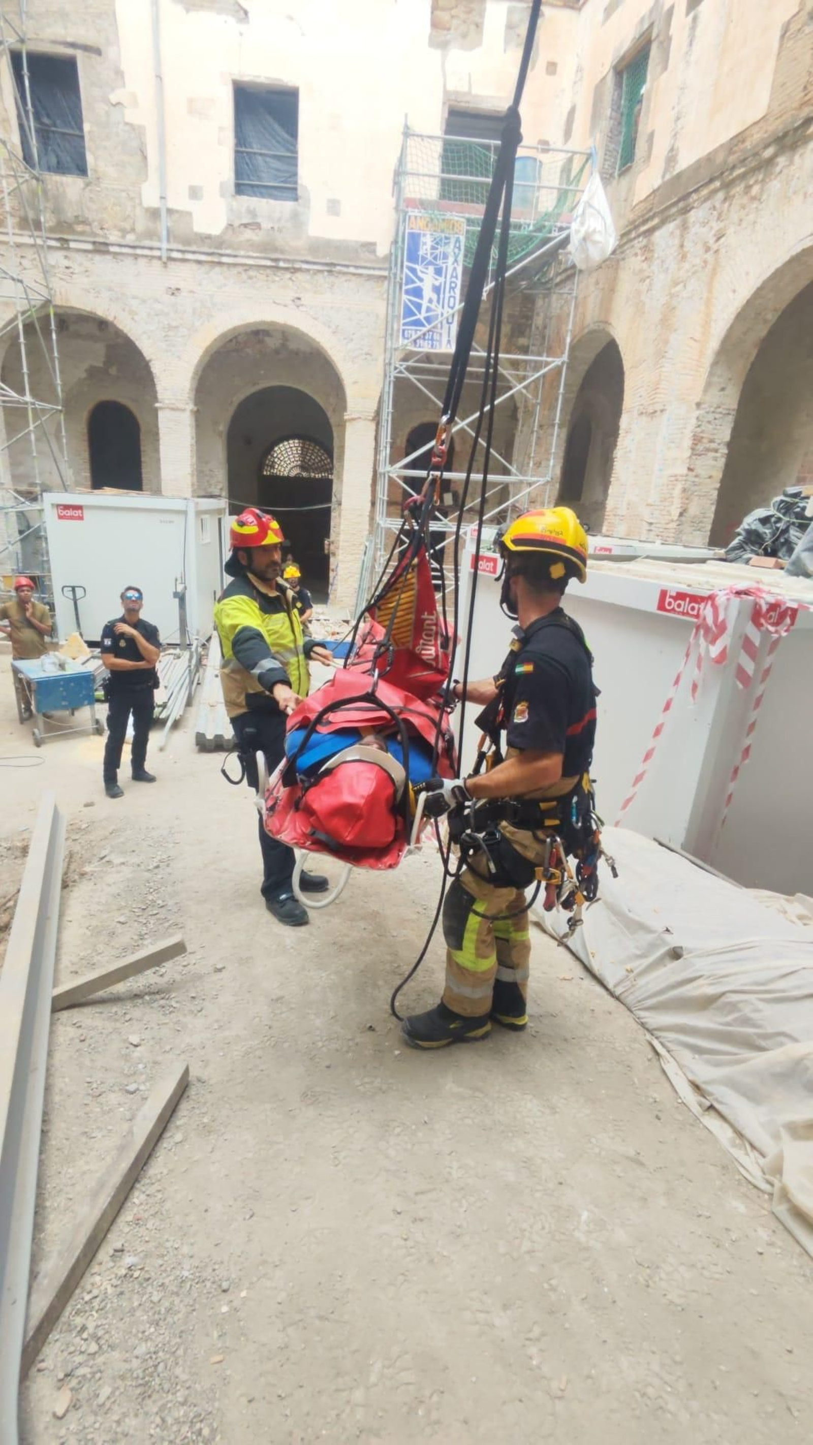Así fue el rescate del albañil herido.