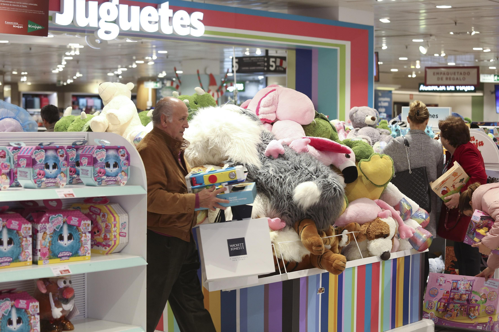 Fotos de las jugueterías de Málaga días antes de los Reyes Magos