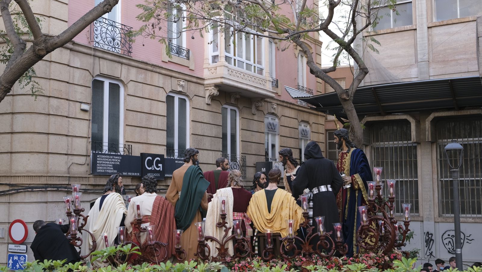Fotogalería procesión de la Santa Cena. Semana Santa de Almería 2022.