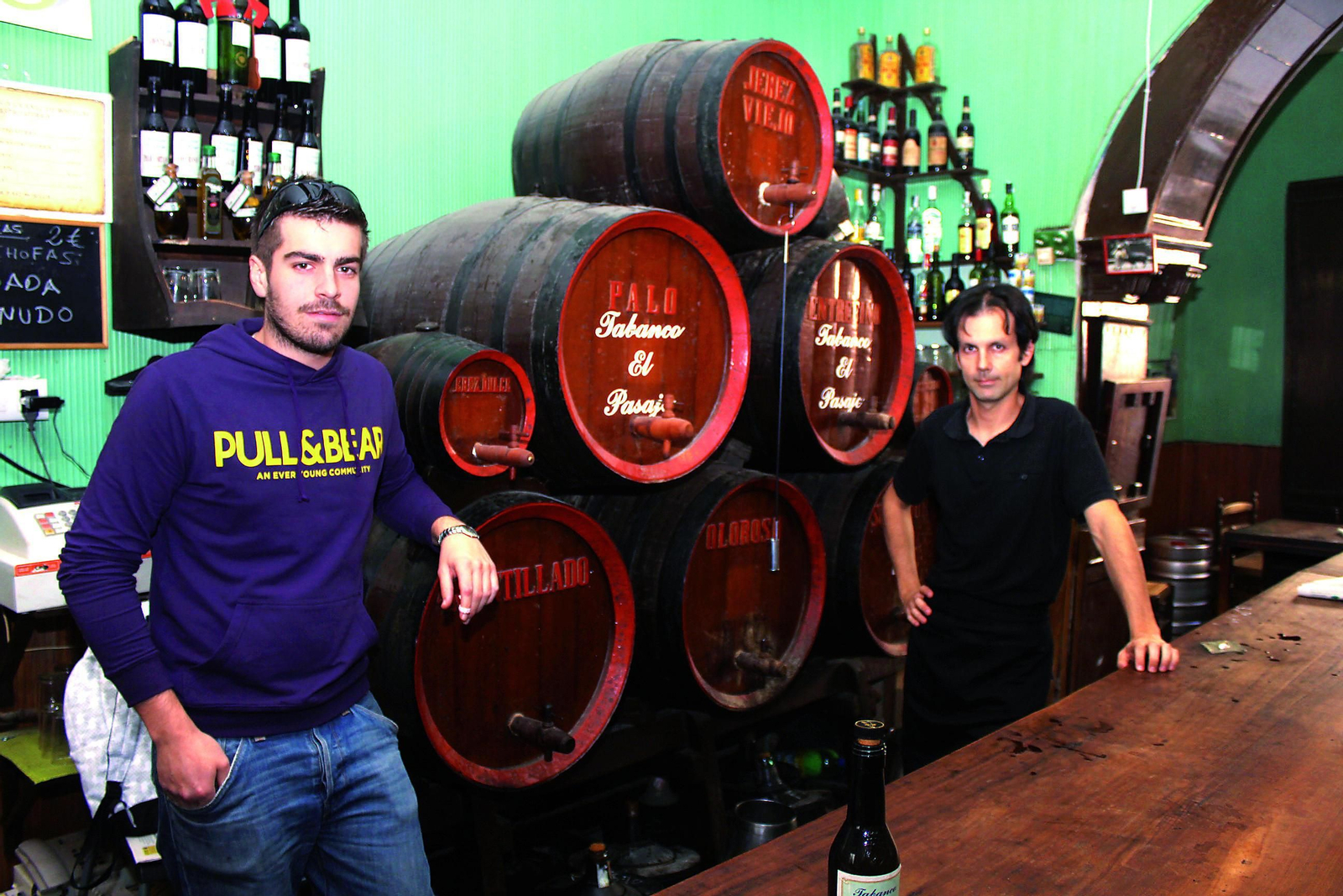 Las 10 mejores tabernas de la provinciaEr Guerrita (Sanlúcar)Taberna La Manzanilla (Cádiz)Tabanco El Pasaje (Jerez)Taberna La Sorpresa (Cádiz)El Manteca (Cádiz)Bodegas Obregón (El Puerto de Santa María)Tabanco Plateros (Jerez)Taberna El Embrujo (San Fernando)Tabanco El Guitarrón de San Pedro (Jerez)El Tabankino (Jerez)