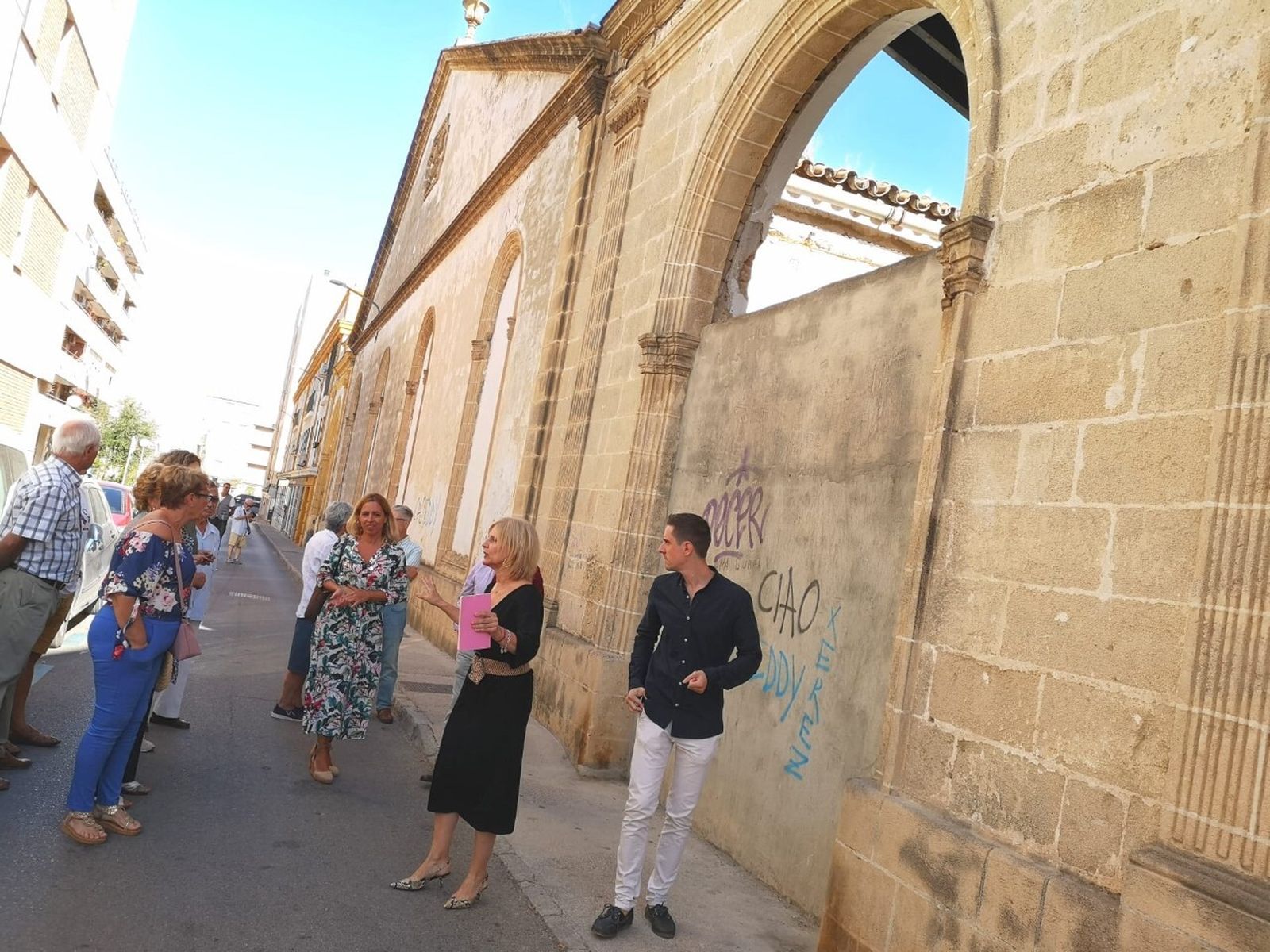 García-Pelayo conoce las demandas de vecinos de Madre de Dios.