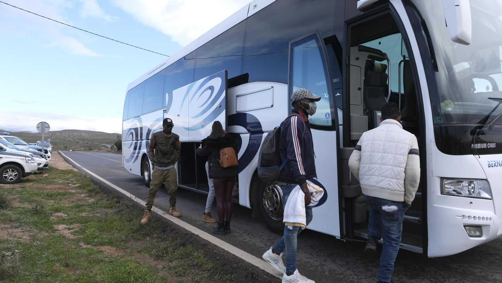 Imágenes del desalojo del asentamiento chabolista 'El Walili', en Níjar
