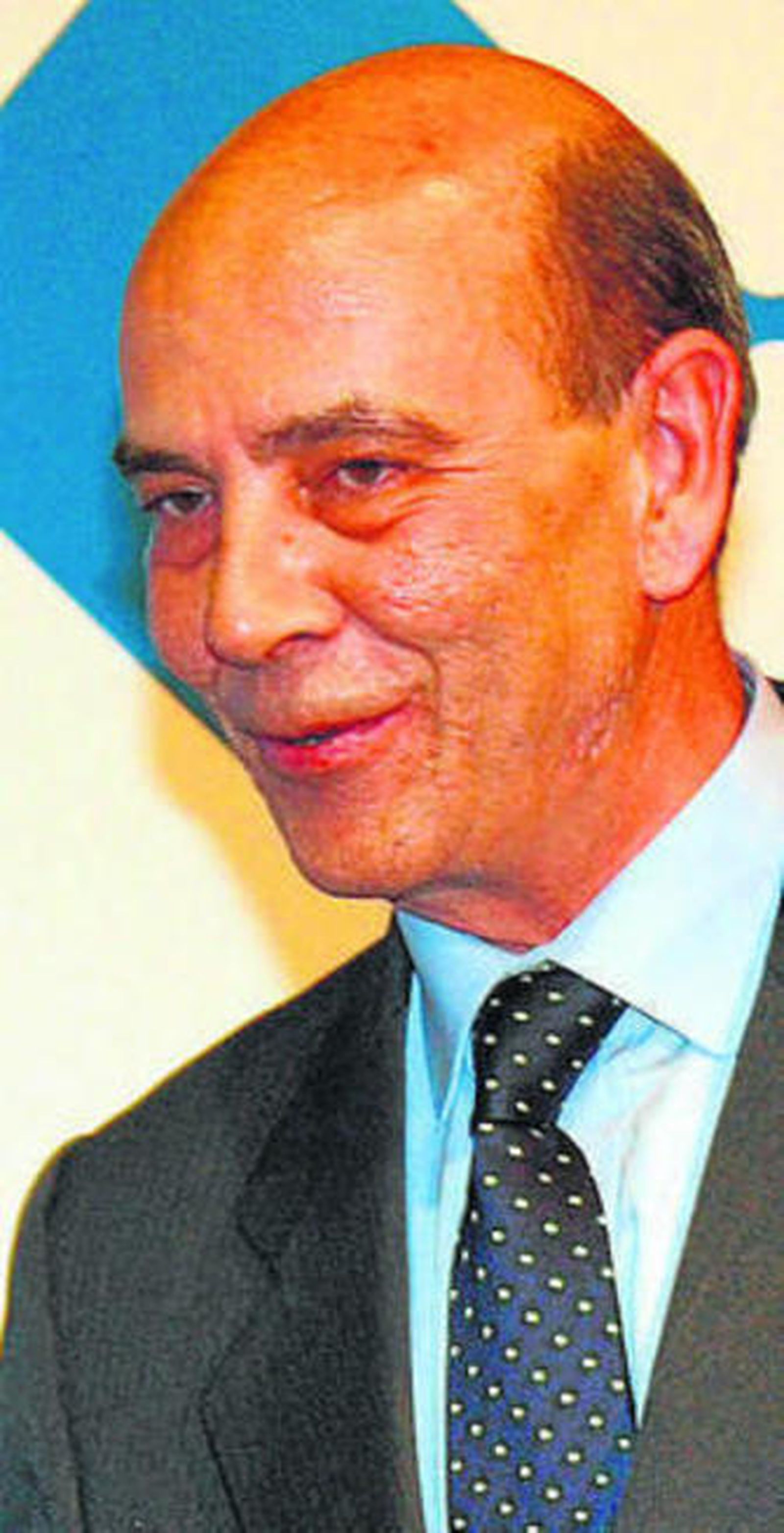 El director de Comunicación de RTVE cuestiona las autonómicas