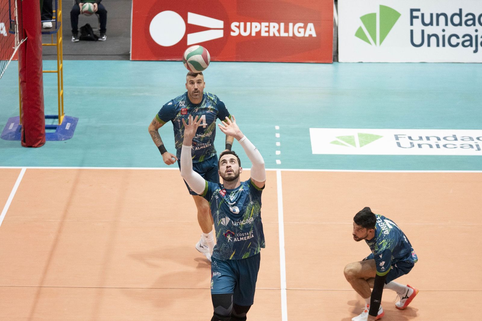 Las imágenes del partido entre Unicaja Costa de Almería y Pamesa Teruel de Superliga de voleibol