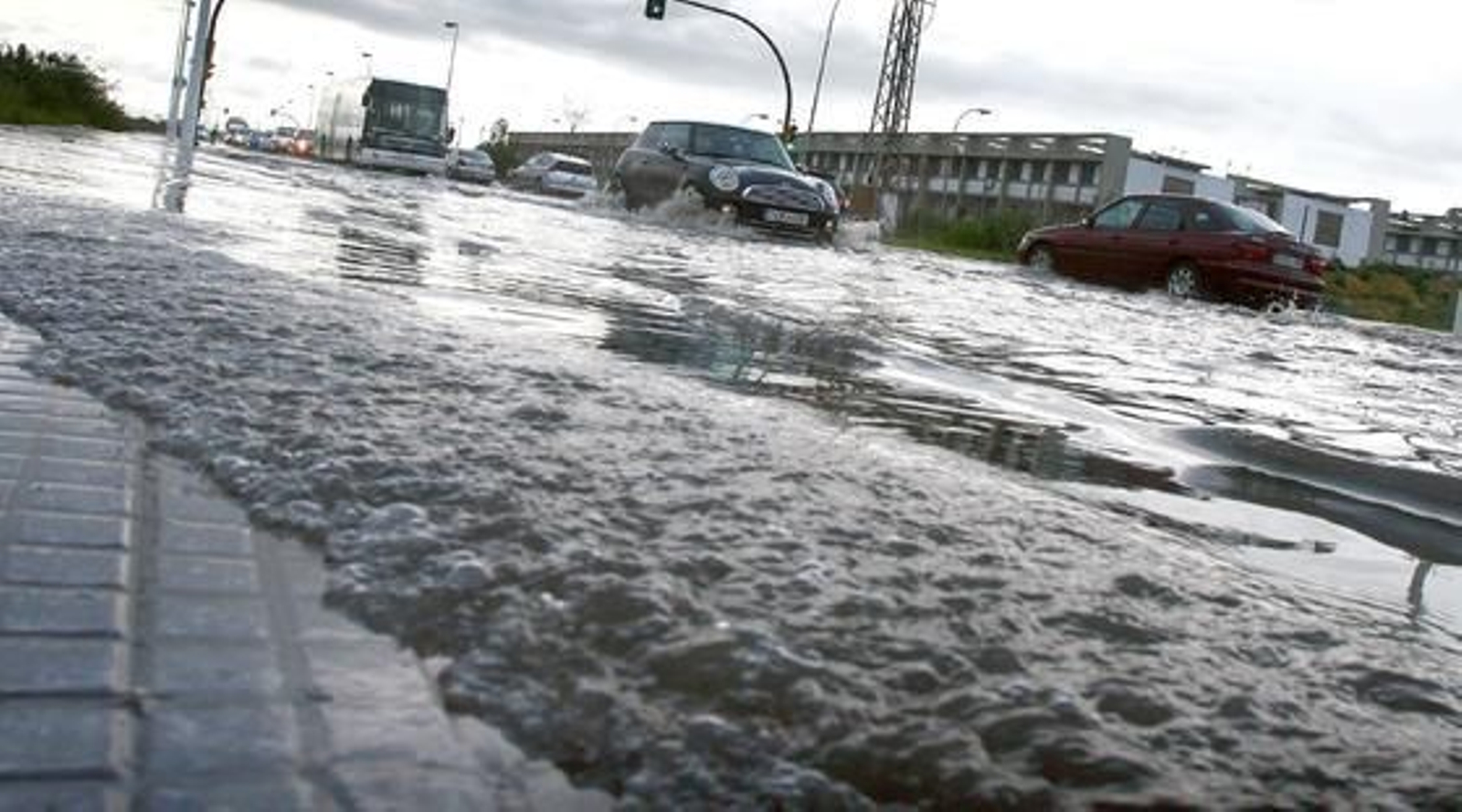La crecida de los ríos provoca numerosas inundaciones en Huelva. / Reportaje fotográfico de Correa y Espinosa.