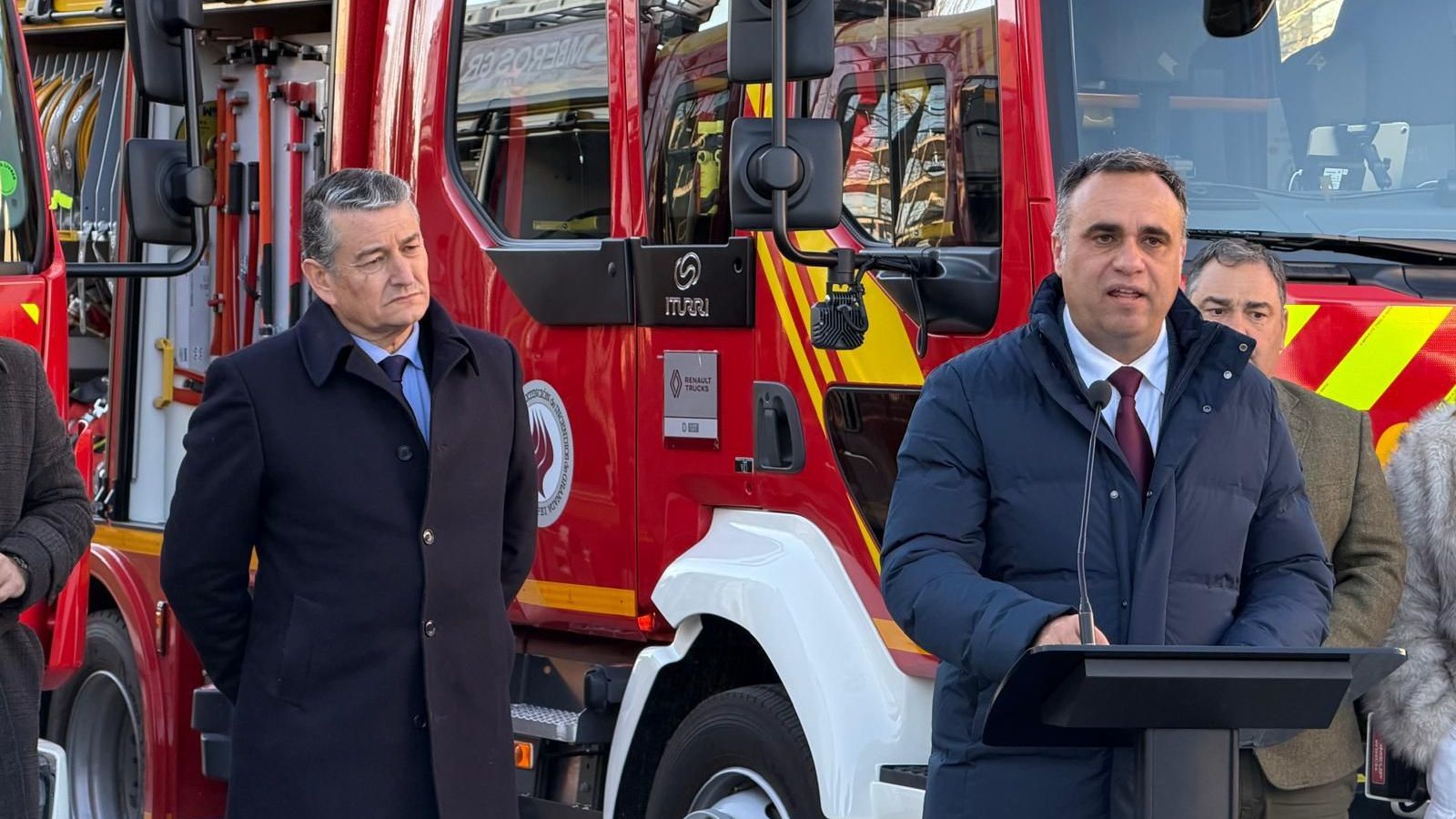 El presidente de la Diputación de Granada, Francis Rodríguez, junto al consejero de Sanidad, Presidencia y Emergencias, Antonio Sanz