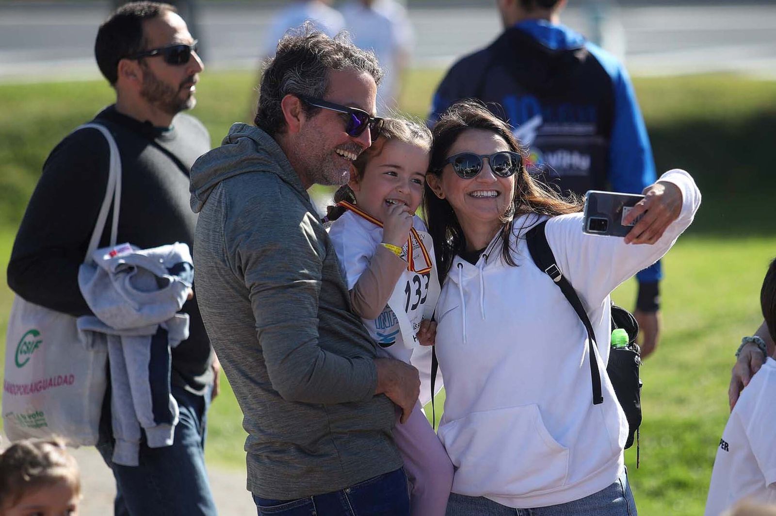 Imágenes de la carrera infantil previa a la "10K Puerta del Descubrimiento"