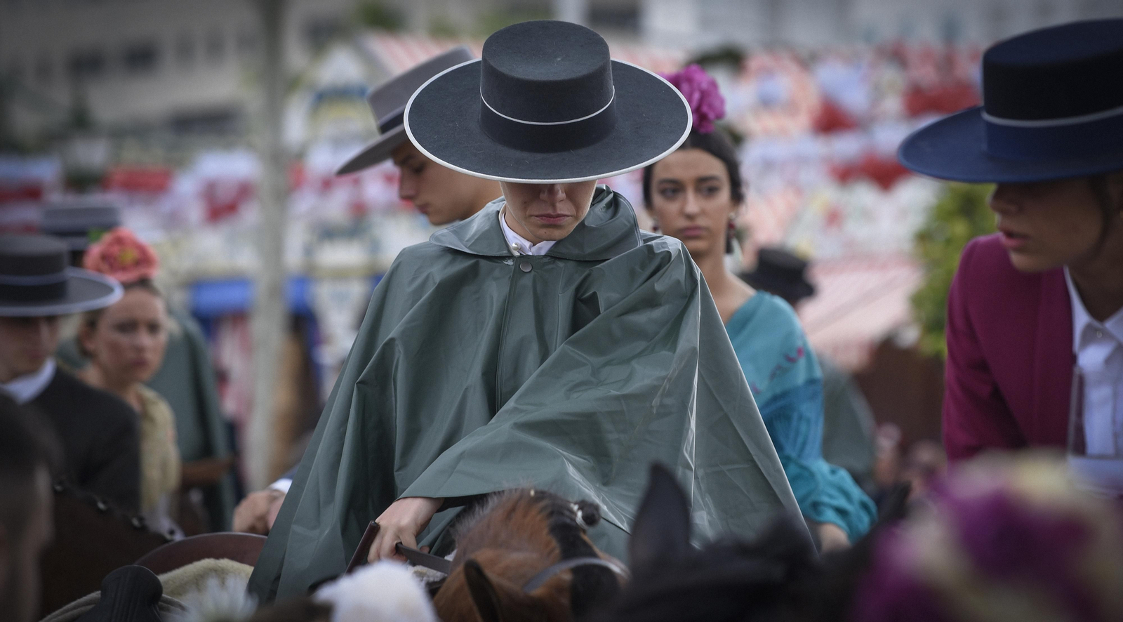 Sol y lluvia en el lunes de Feria