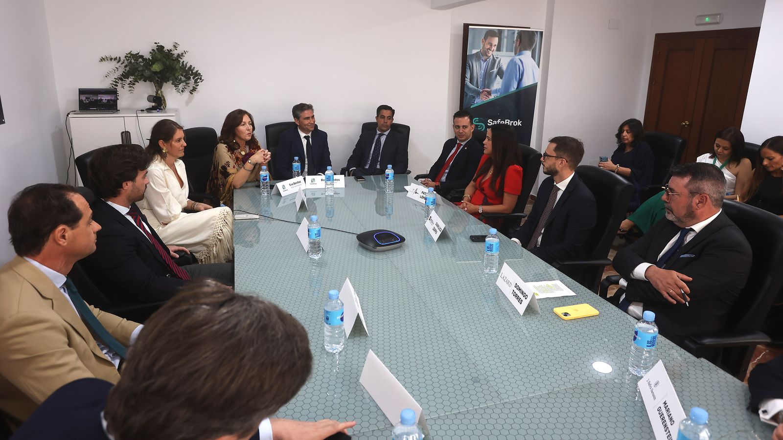 SafeBrok reúne a un grupo exclusivo de Gestoras de fondos en Sevilla para celebrar la Feria de Abril