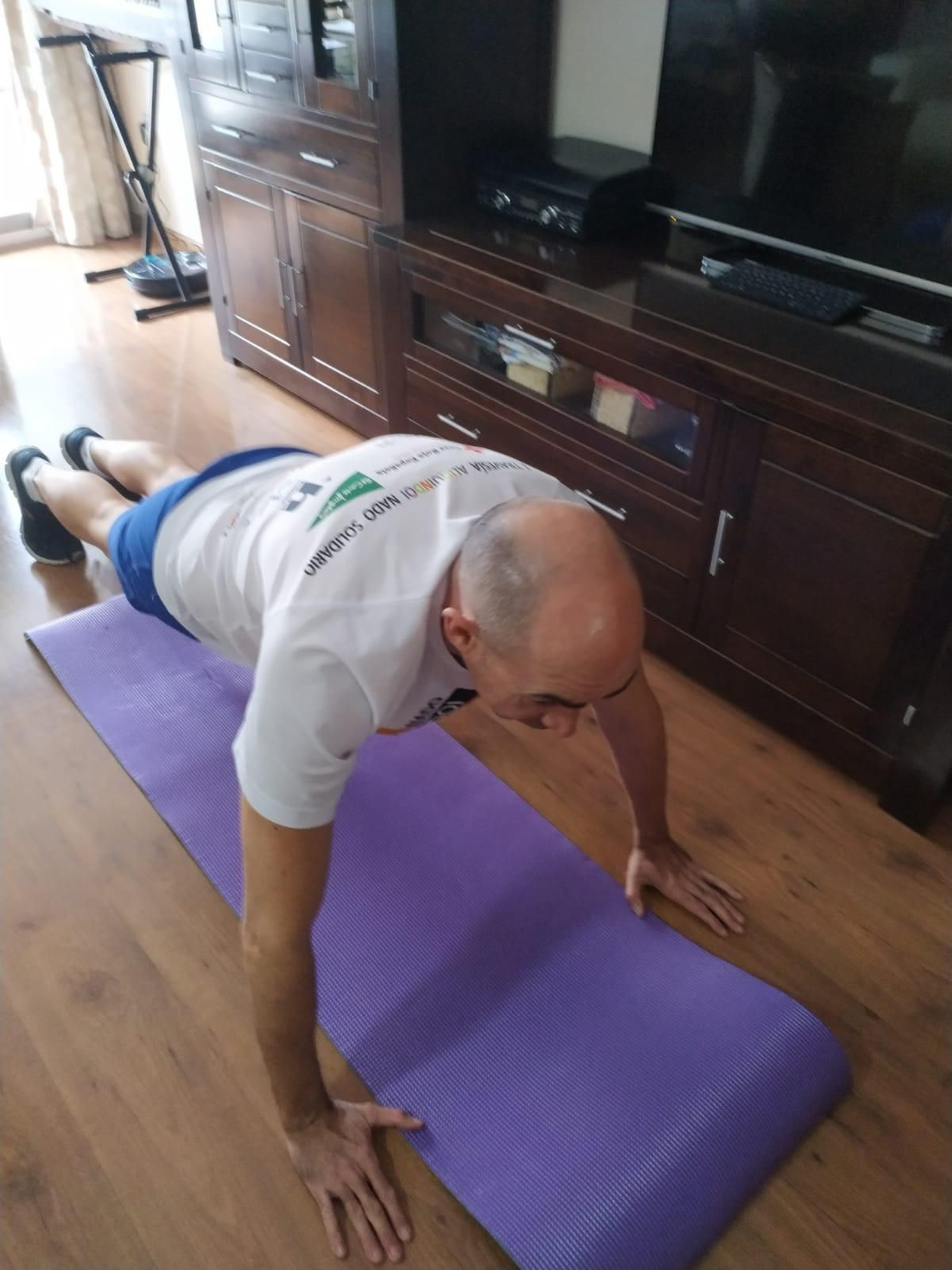 Eduardo Zorrila mientras practica ejercicio.