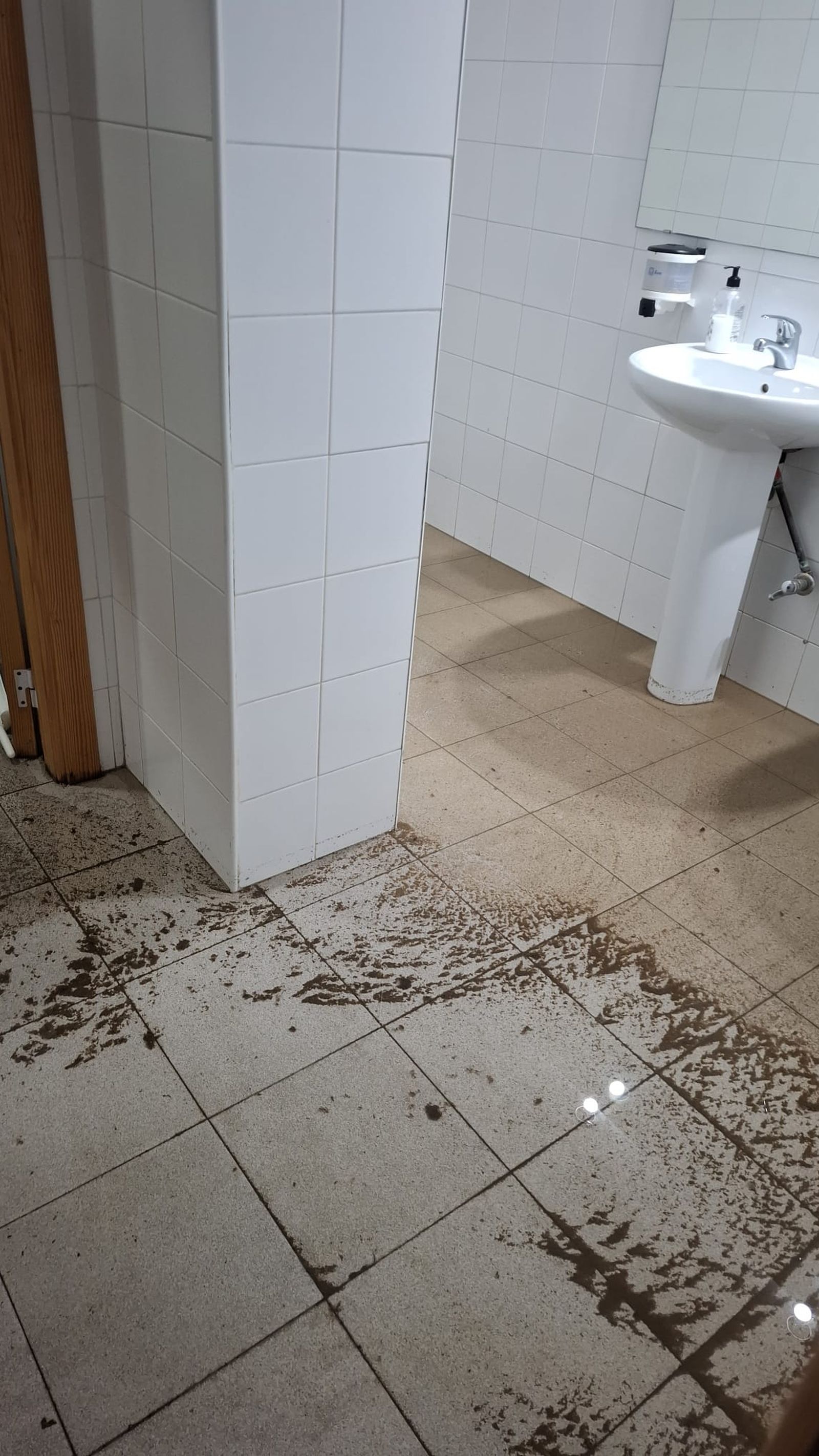 Imagen de los baños en la Casa de la Cultura de Almarcha