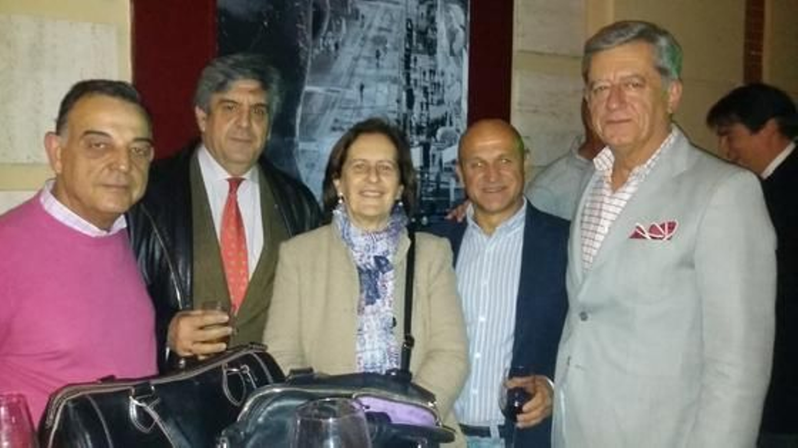 José Antonio Iglesias, José Adolfo Baturone, Tory Jiménez, Quique del Águila y José María Gómez, durante el cóctel de inauguración.

Foto: Ignacio Casas de Ciria