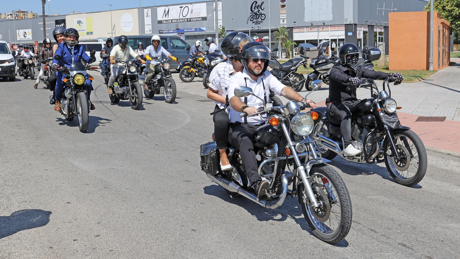 Búscate en el evento motero solidario "The Distinguished Gentleman´s Ride" en Jerez