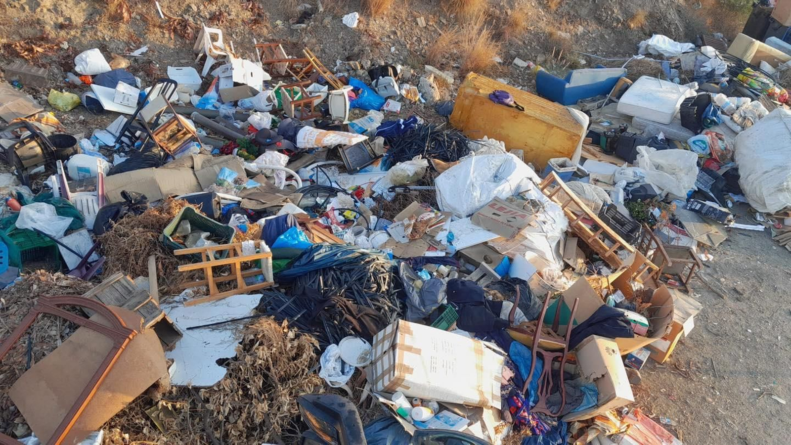 Cúmulo de basura en Vélez-Málaga Cúmulo de basura en Vélez-Málaga