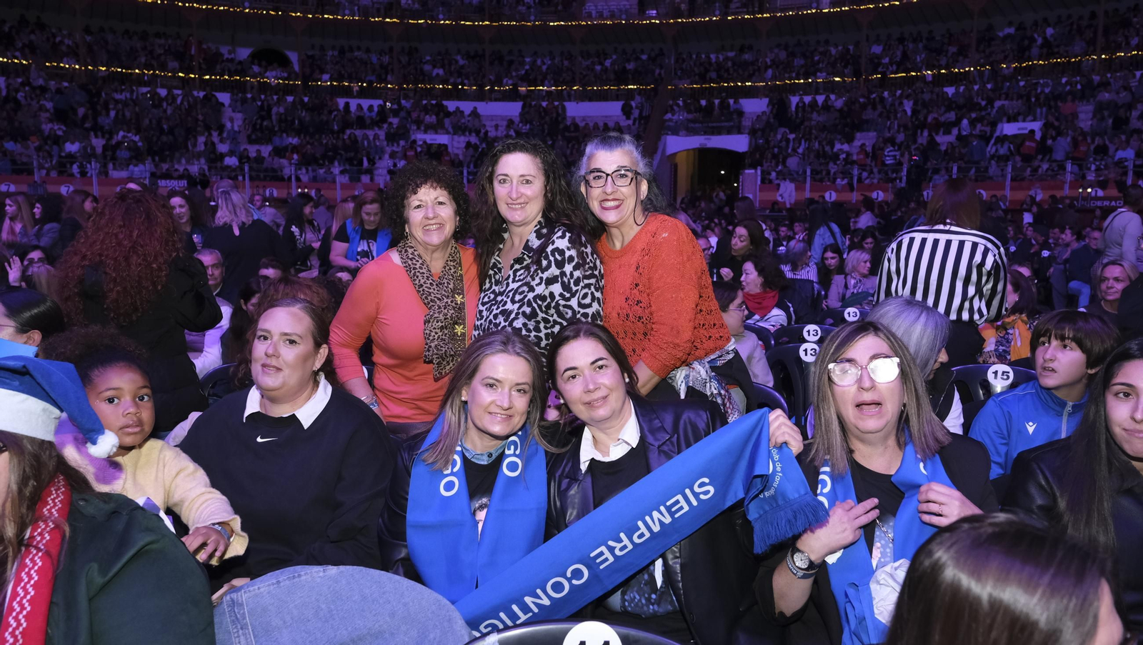 David Bisbal enamora a su Almería en el inicio de la gira 'Todo es Posible en Navidad', en fotografías