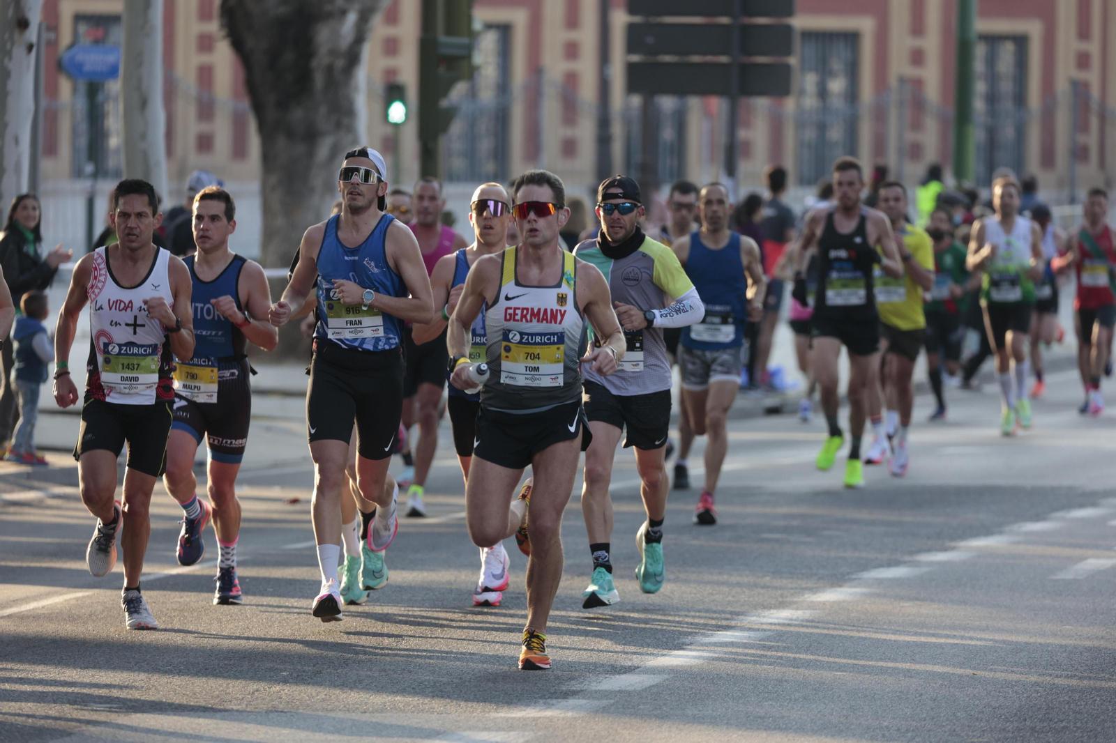 Las imágenes de la Maratón de Sevilla 2022 (12)