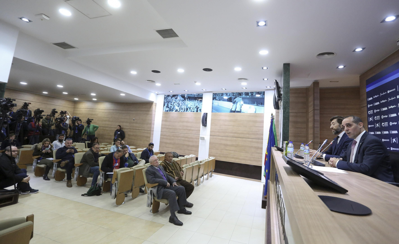 La rueda de prensa de Richard Shaheen, en fotos