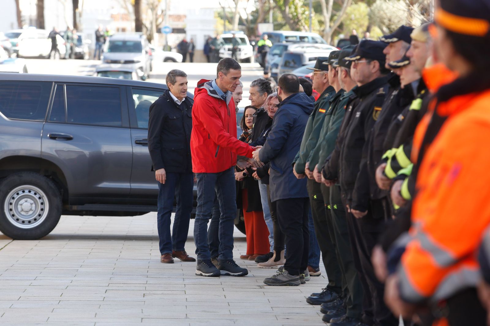 Las fotografías de la visita de Pedro Sánchez al puesto de mando avanzado de San Roque