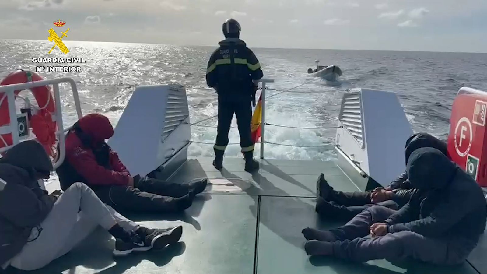 La persecución en alta mar a una embarcación en Huelva que acabó con cuatro detenidos