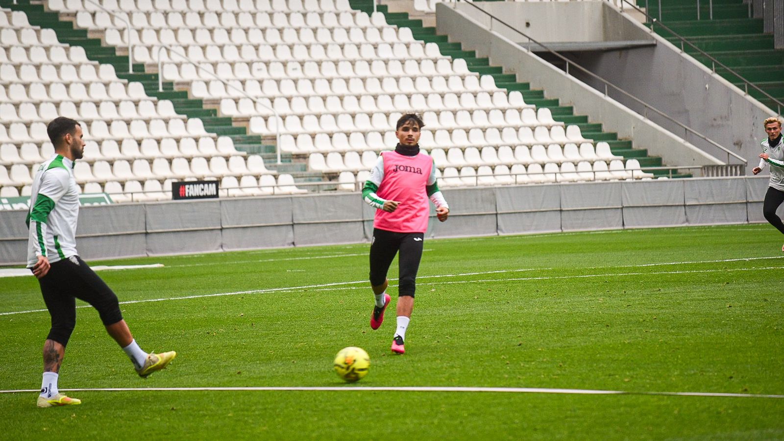 Kevin Medina, durante la sesión de este pasado jueves en El Arcángel.