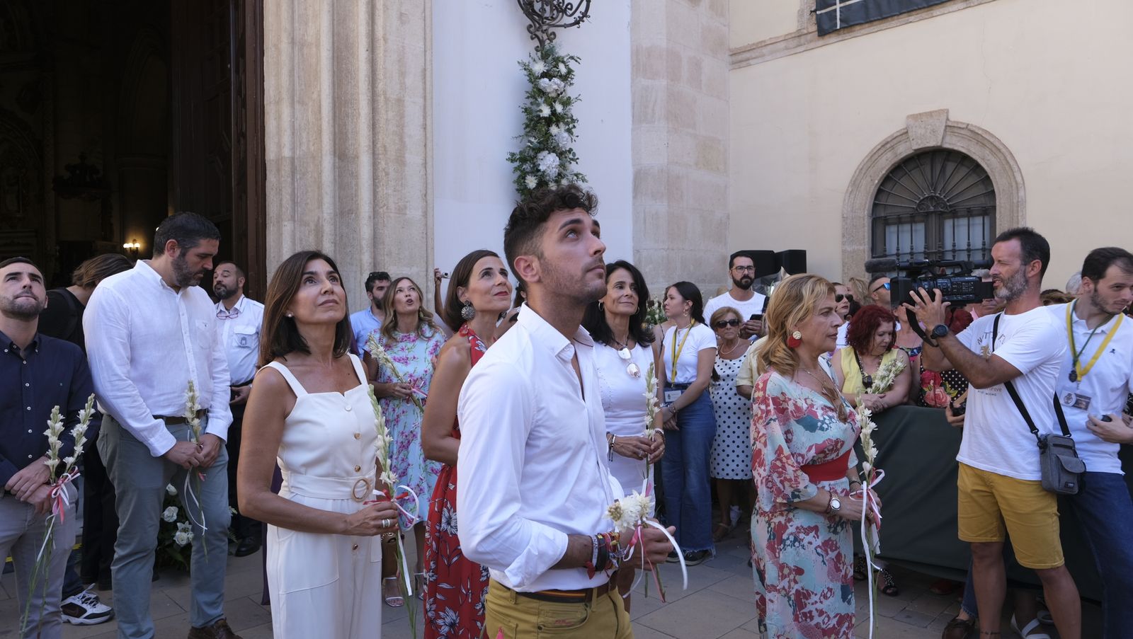 Imágenes de la ofrenda floral a la Virgen del Mar. Feria de Almería 2022