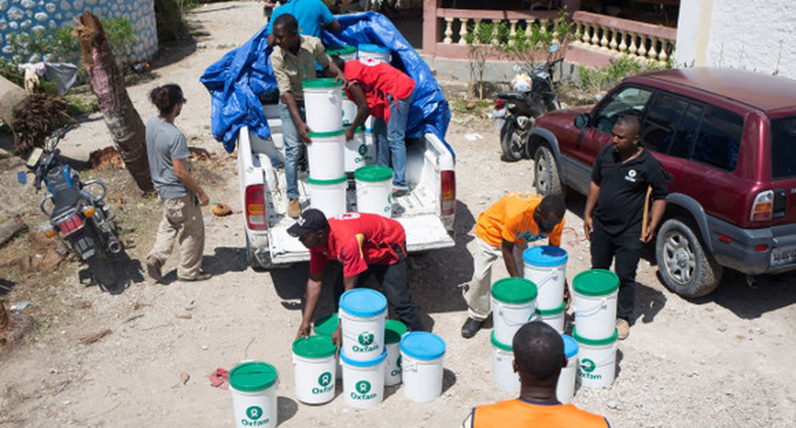Haití comienza a recibir la ayuda para las víctimas del huracán 'Matthew'