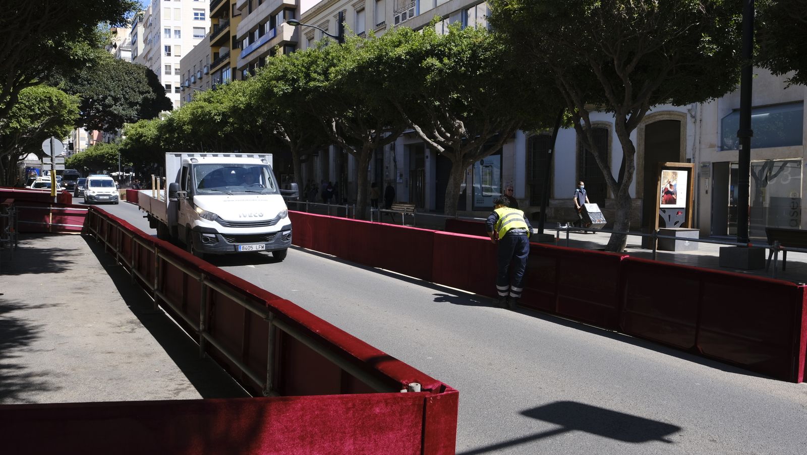Montaje de la Carrera Oficial para la Semana Santa de Almería