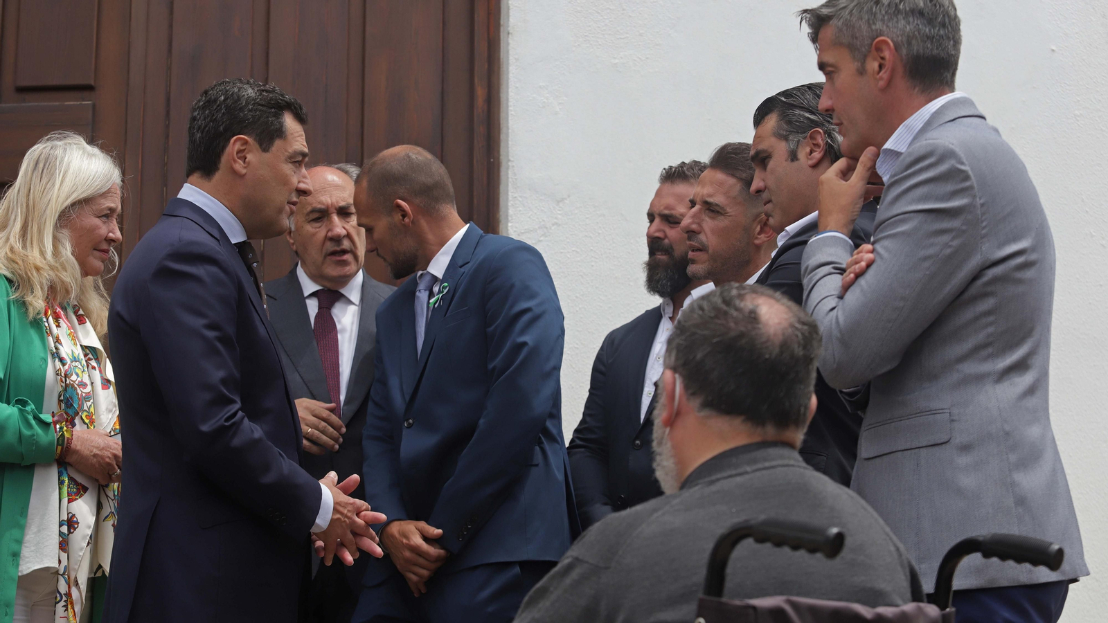 Fotos de la visita de Juanma Moreno a La Línea