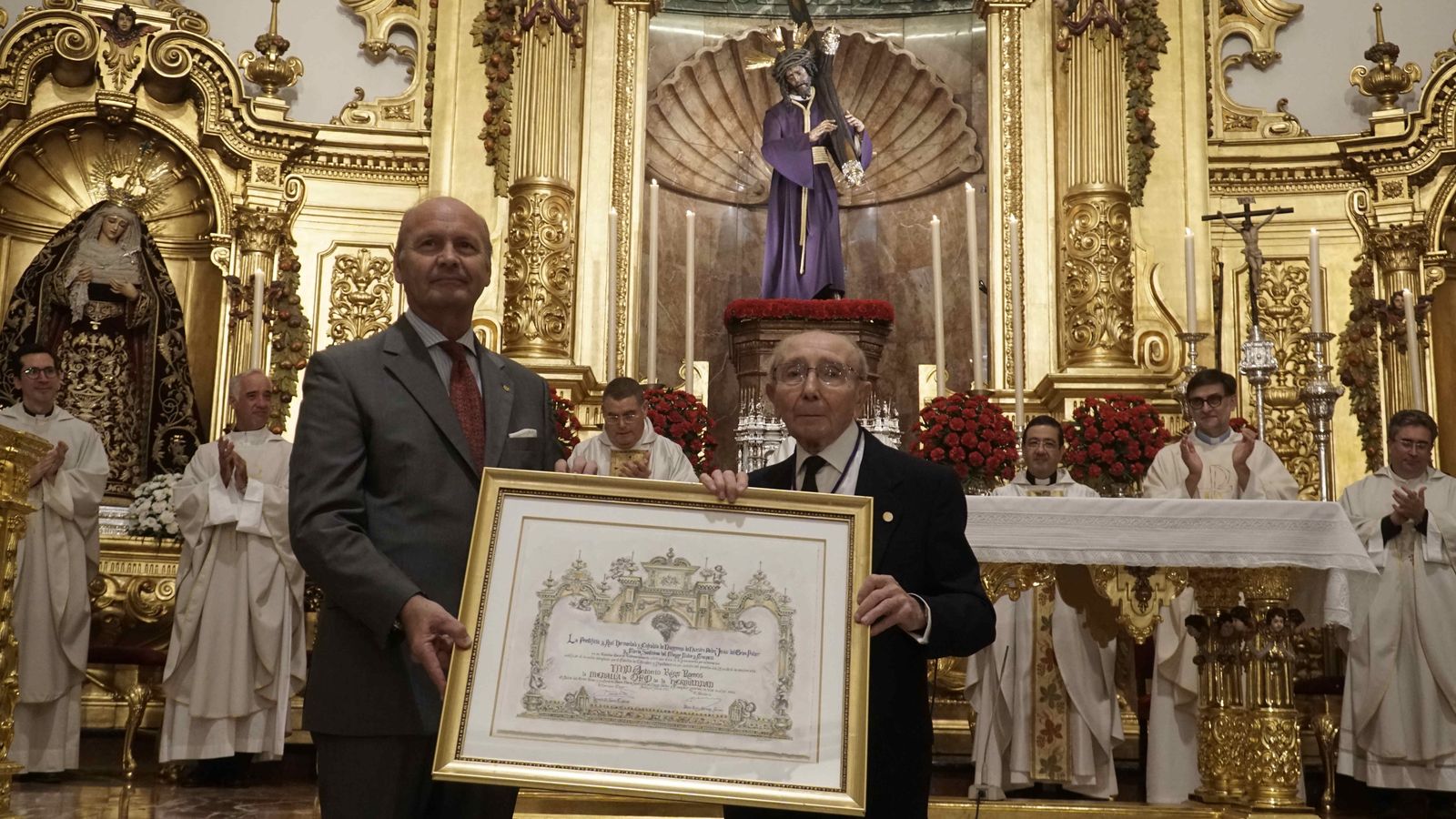 Otra imagen del acto en la Basílica del Gran Poder