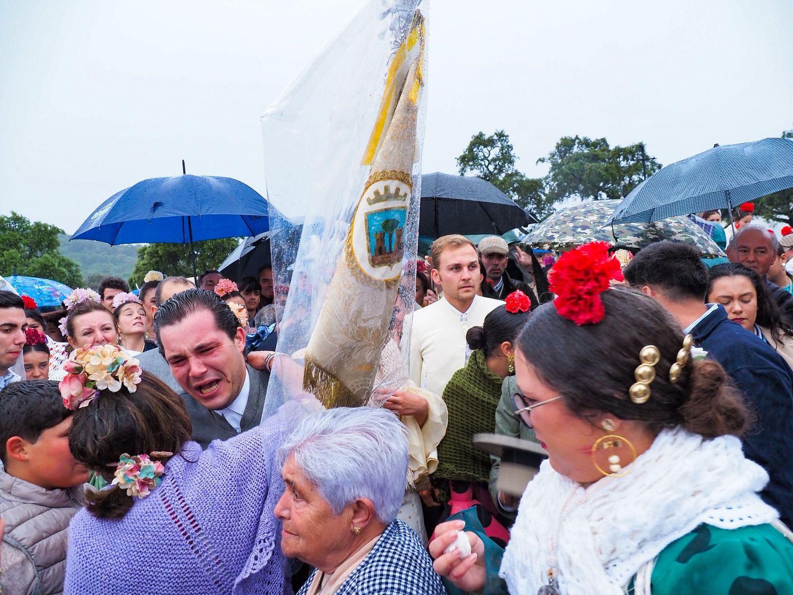 Las mejores imágenes de una romería de Piedras Albas pasada por agua